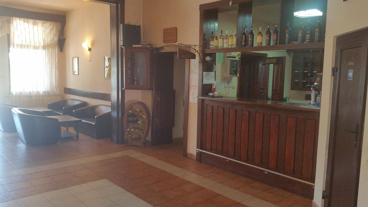 Motel Restaurant Lowe Дева Екстер'єр фото