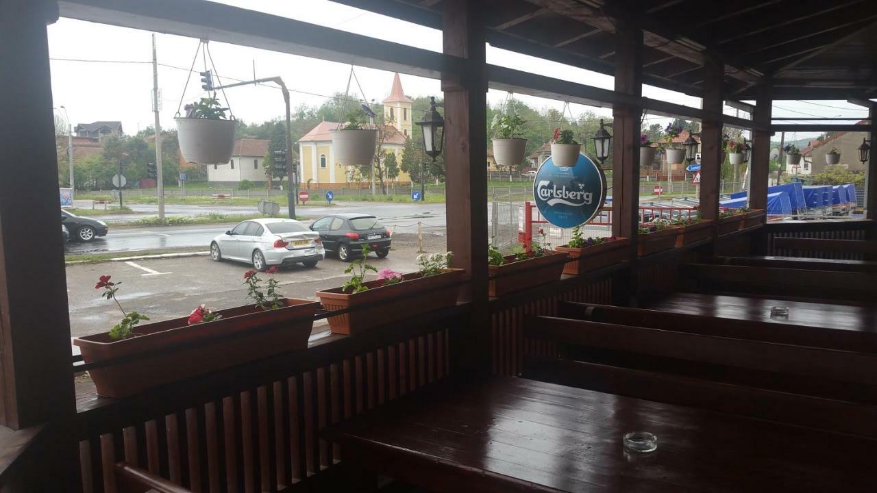 Motel Restaurant Lowe Дева Екстер'єр фото