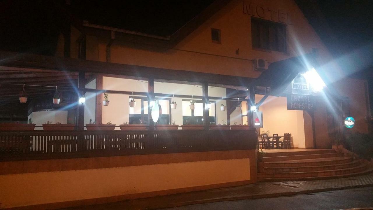 Motel Restaurant Lowe Дева Екстер'єр фото