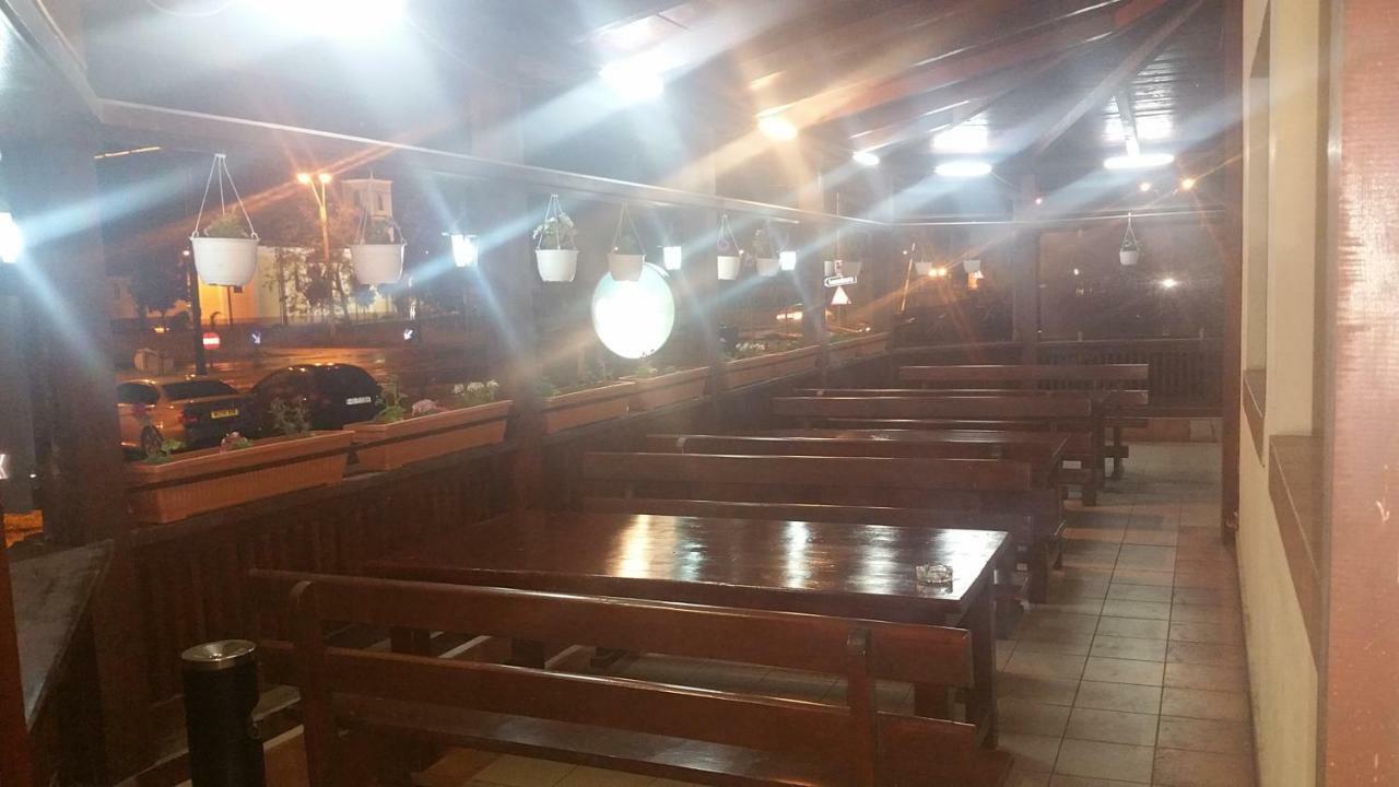 Motel Restaurant Lowe Дева Екстер'єр фото