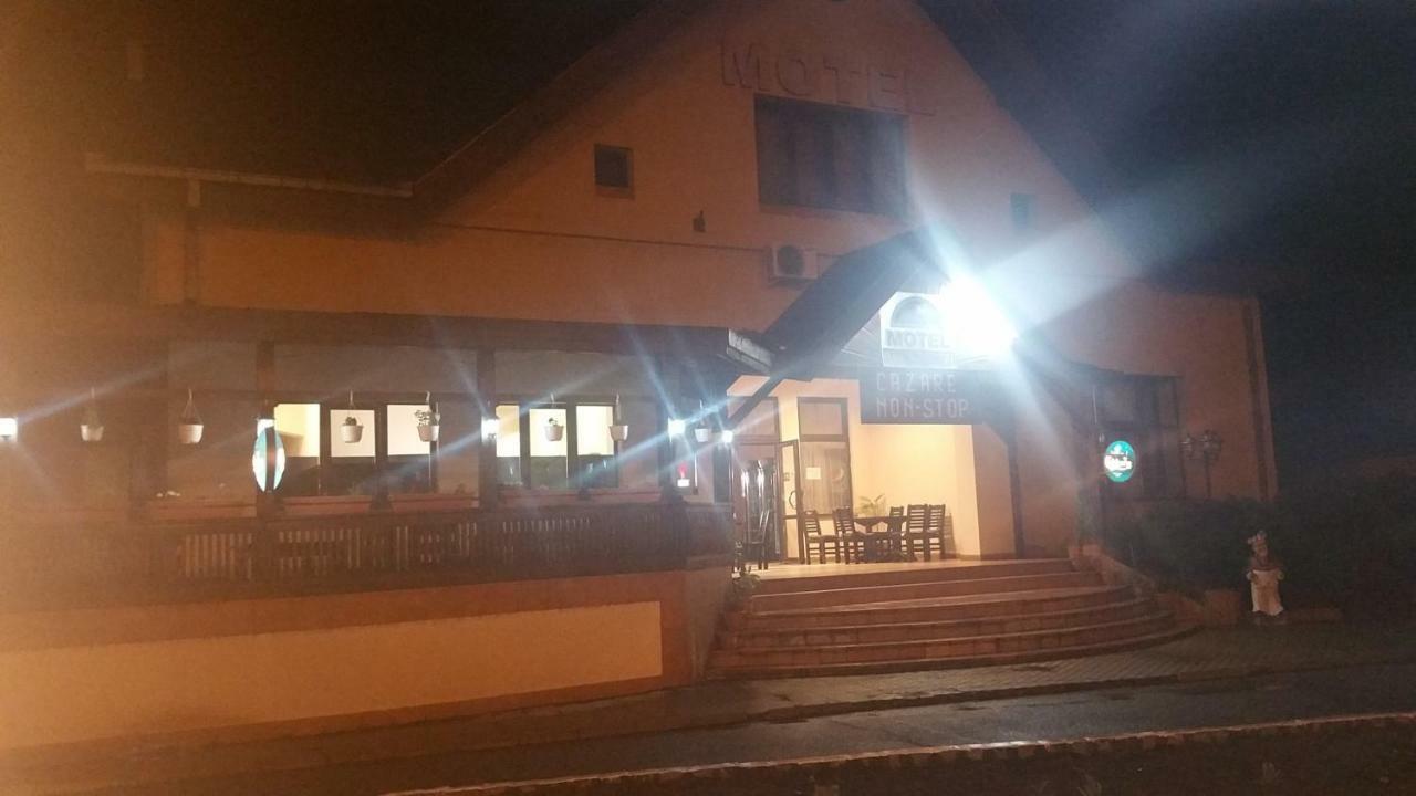 Motel Restaurant Lowe Дева Екстер'єр фото